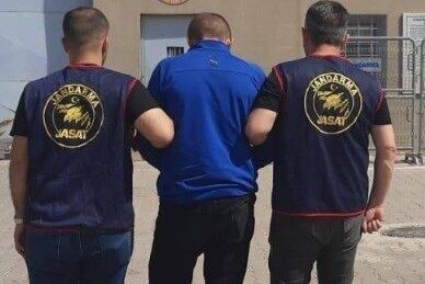 Buldan ilçesinde jandarma tarafından düzenlenen operasyonda uyuşturucu ticareti yaptığı suçlamasıyla