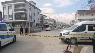 Tarsus ilçesinde bir kadın, uzaklaştırma kararını kaldırdığı kocası tarafından bıçaklanarak