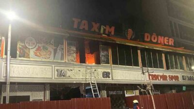 Van’ın İpekyolu ilçesinde bir dönerci dükkânında meydana gelen yangın korku
