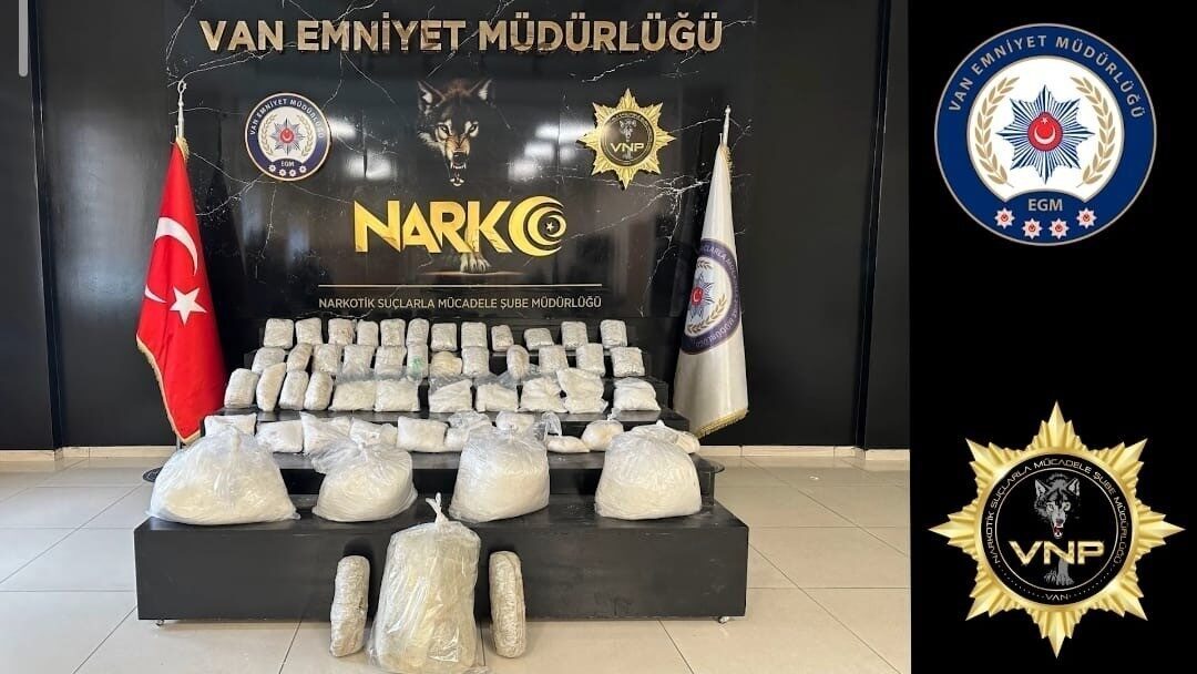 Van’ın Edremit ilçesinde polis ekipleri tarafından gerçekleştirilen bir operasyonda, bir