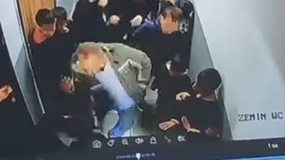 Edremit ilçesinde bir veli, iddiaya göre çocuğuna kartopu atan bir