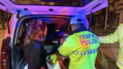 Adana’da trafik polislerinin düzenlediği alkol denetiminde, yasal sınırın üzerinde alkollü