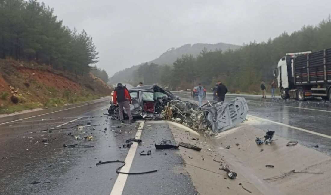 Yatağan-Milas Karayolu Beypınarı bölgesinde meydana gelen trafik kazasında 3 kişi