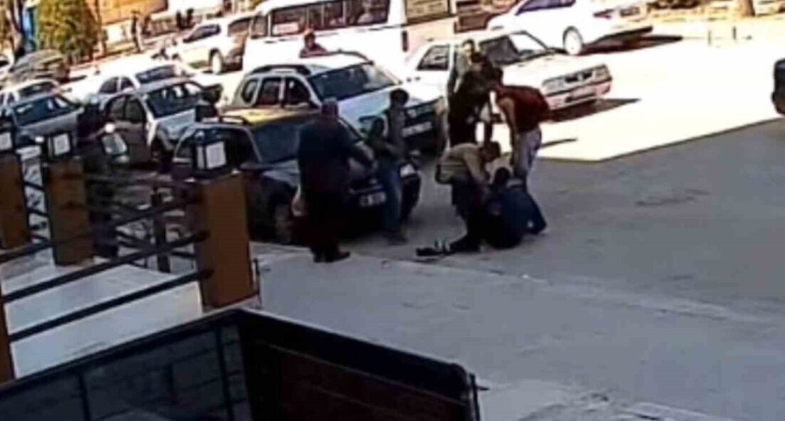 Karaman ilinde meydana gelen bir olayda, yola aniden fırlayan çocuklar
