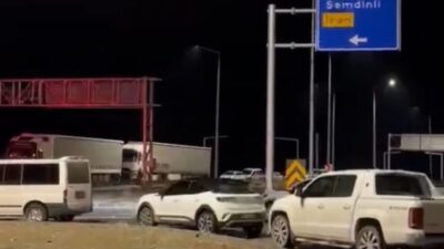 Yüksekova ilçesinde akşam saatlerinde yağışın şiddetlenmesi sonucu meydana gelen toprak
