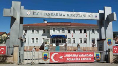 Zile ilçesinde gerçekleştirilen bir jandarma operasyonunda uyuşturucu madde bulundu ve