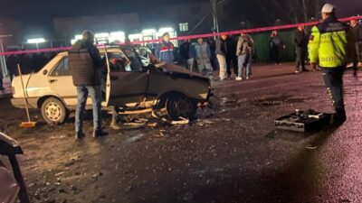 Ereğli ilçesinde meydana gelen trafik kazasında işçi servisi ile otomobil