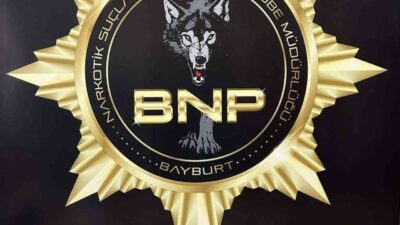 Bayburt’ta polis ekipleri tarafından yapılan operasyonda, yaklaşık 3 kilo uyuşturucu