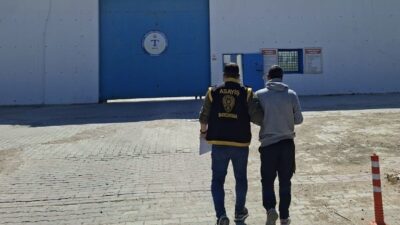 Bandırma ilçesinde, mahkumiyeti kesinleşmiş bir kişi, polis ekipleri tarafından yakalanarak