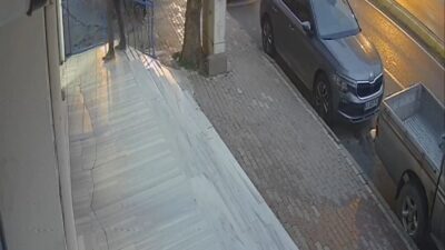 Gebze ilçesinde meydana gelen trafik kazasında bir sürücü, bir otomobile,