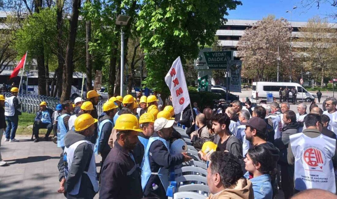 Eskişehir’den Ankara’ya yürüyerek ulaşan Doruk Madencilik işçileri, 5 aydan fazladır