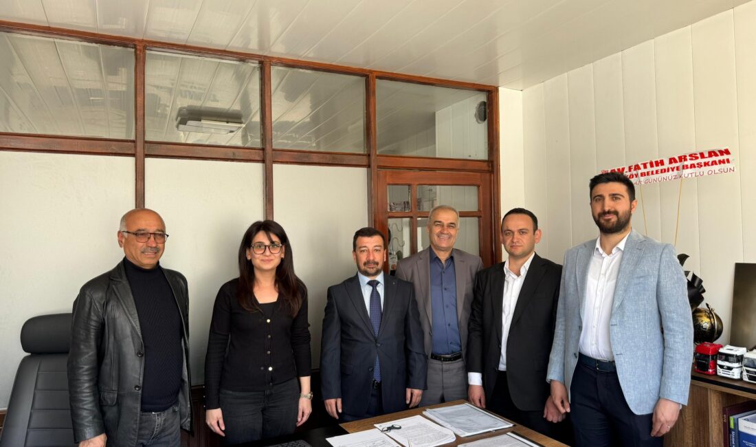 AK Parti Yerköy İlçe Başkanı Serkan Işık ve beraberindeki heyet,