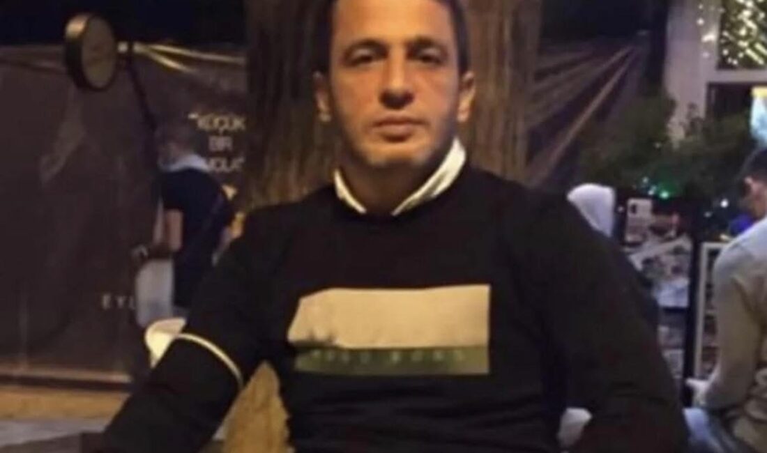 İlçemiz sakinlerinden Hakan Ünal hakkın rahmetine kavuşmuştur. Merhumun vefatı ailesi