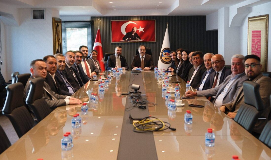 AK Parti Yozgat Milletvekili ve TESKOMB Genel Başkanı Abdulkadir Akgül,