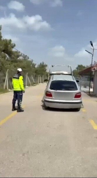 Adana’da bir sürücünün kendi canını ve diğer sürücülerin hayatını tehlikeye
