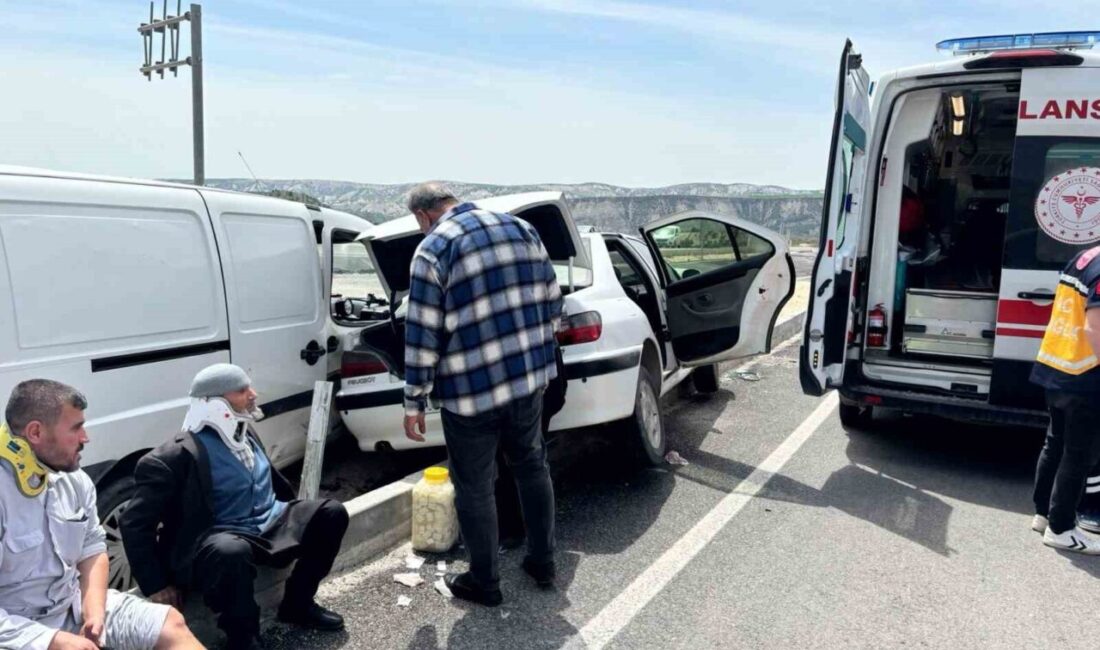 Besni ilçesinde meydana gelen trafik kazasında 4 kişi yaralandı. Kaza,