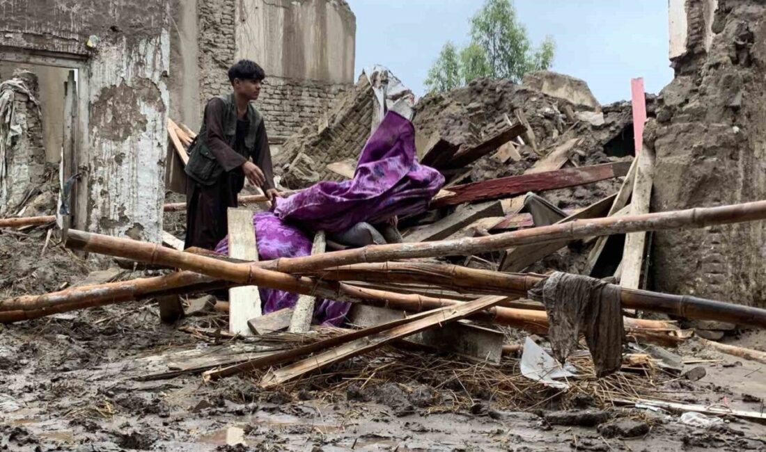 Afganistan’da devam eden şiddetli yağışların neden olduğu sellerde hayatını kaybedenlerin