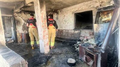 Kahramanmaraş’ın Afşin ilçesinde tek katlı bir evde meydana gelen yangında