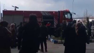 Ağrı Eğitim ve Araştırma Hastanesi’nde meydana gelen yangın panik yarattı.
