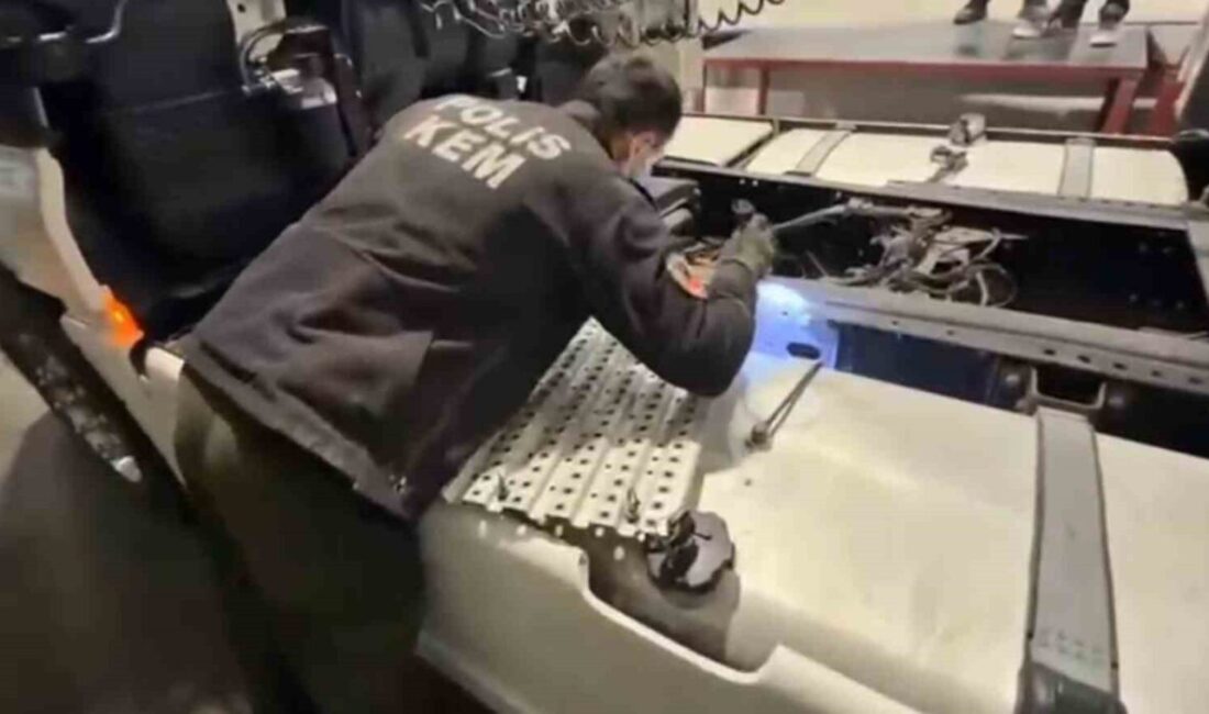 Ağrı’da gerçekleştirilen uyuşturucu operasyonunda 1 kilo 220 gram skunk maddesi