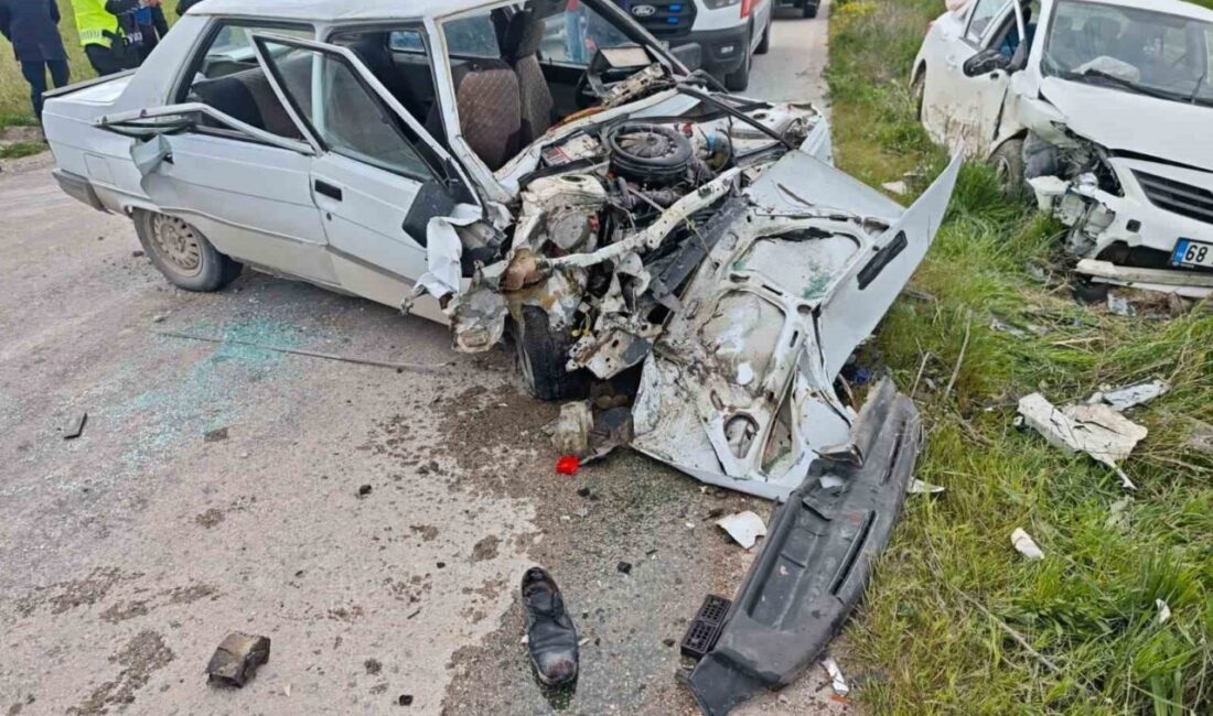 Aksaray’ın Sultanhanı ilçesinde meydana gelen trafik kazasında 2 otomobil çarpıştı