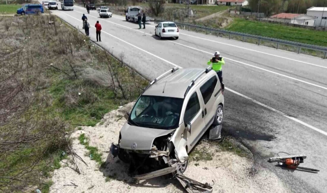 Aksaray’da meydana gelen trafik kazasında, 1’i hafif ticari araç olmak