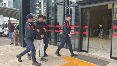 Alanya ilçesindeki okul saldırılarıyla ilişkilendirilen bir şüpheli, jandarma tarafından yakalanarak
