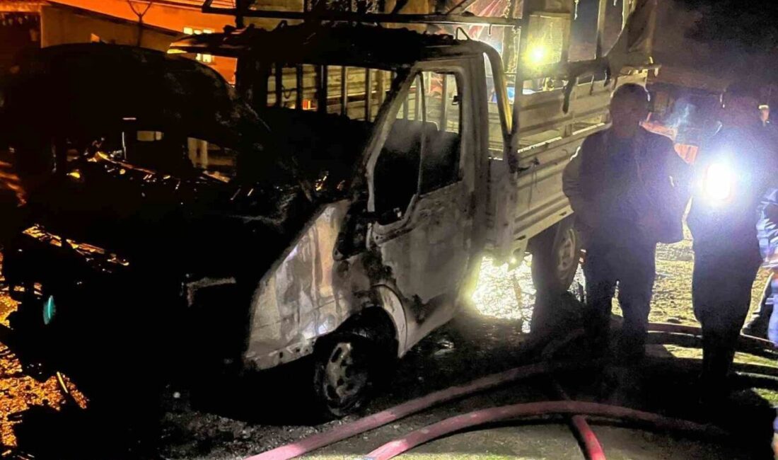 Çorum’un Alaca ilçesinde, bir kamyonette çıkan yangın, park halindeki aracın