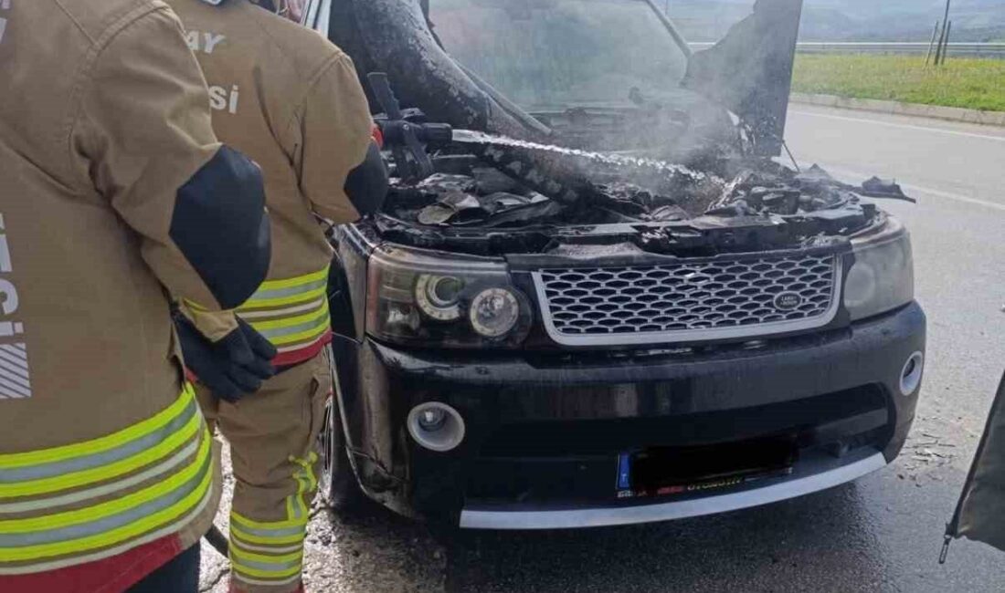 Hatay’da seyrederken alevlerin sardığı ağır bir cipte çıkan yangın kısa