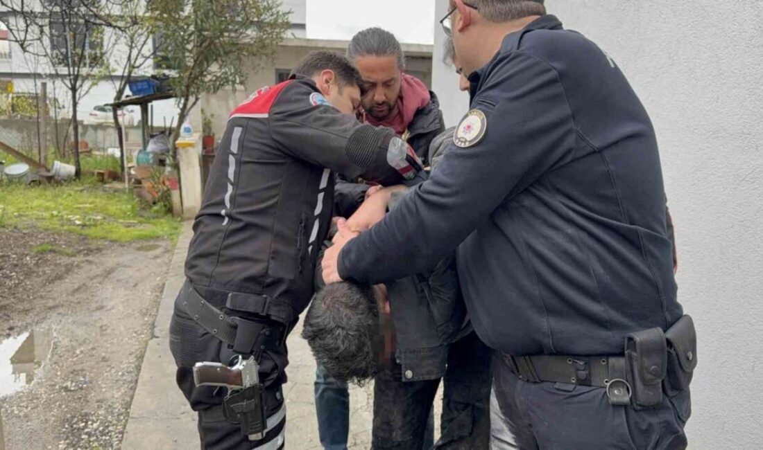 Samsun’da gerçekleşen bir operasyonda kaçmaya çalışan üç şüpheliden biri, vatandaşların