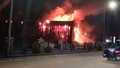 Ankara’nın Sincan ilçesinde bir fabrikada çıkan yangın hala kontrol altına