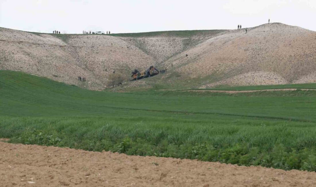 Sincan ilçesinde meydana gelen helikopter kazasıyla ilgili incelemeler devam ediyor.