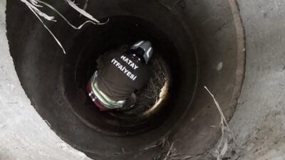 Hatay’ın Antakya ilçesinde, 4 metre derinliğindeki bir kuyuya düşen ve