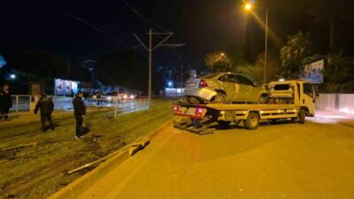Antalya’nın Muratpaşa ilçesinde meydana gelen trafik kazasında alkollü bir sürücü