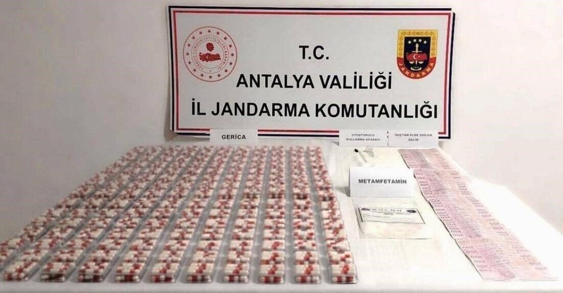 Antalya’nın Konyaaltı ilçesinde jandarma ekipleri tarafından gerçekleştirilen bir uyuşturucu operasyonunda