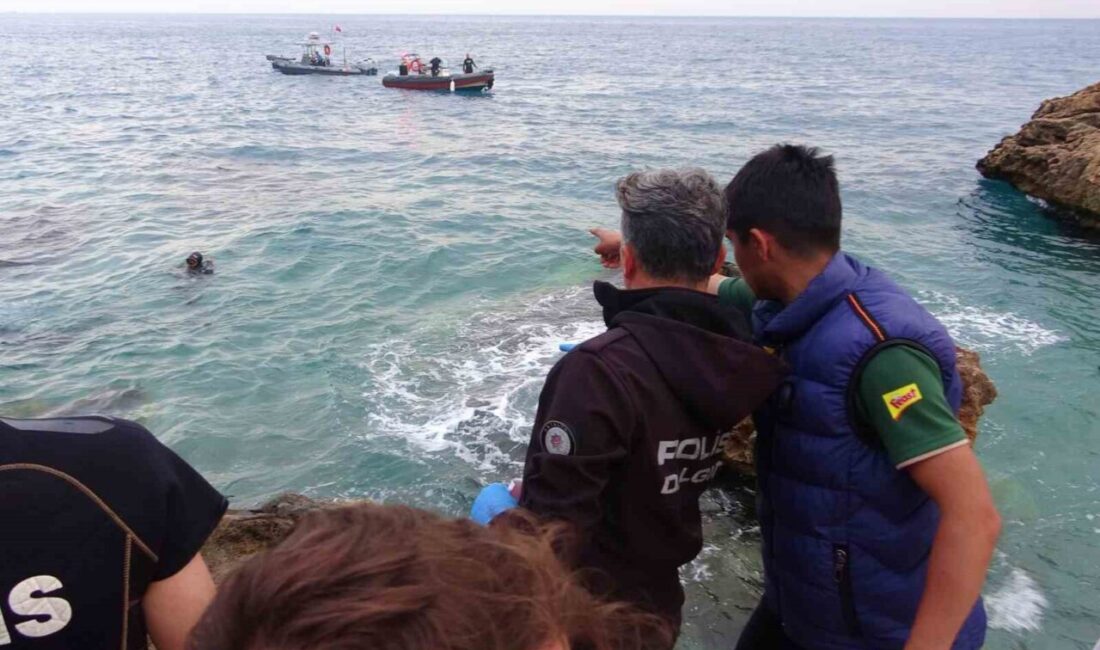 Antalya’da dün akşam saatlerinde kıyafetleriyle denize giren ve boğularak hayatını