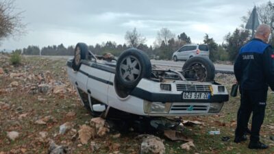 Konya’nın Beyşehir ilçesinde meydana gelen bir kaza sonucunda, arazide devrilen