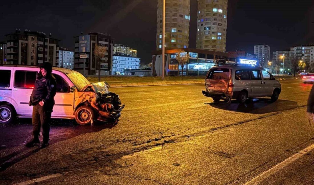 Melikgazi ilçesinde meydana gelen trafik kazasında, hafif ticari araç bir