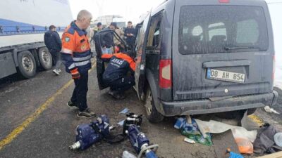 Artvin’in Şavşat ilçesinde Sahara Geçidi’nde meydana gelen kazada, sis ve