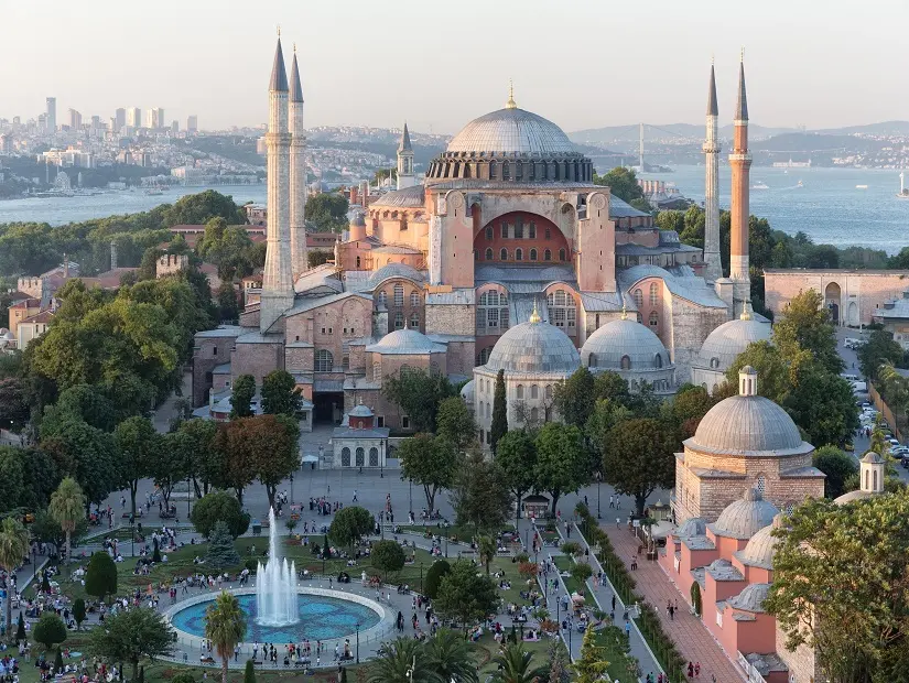 Ayasofya Camii Gezi Rehberi | 2025 Güncel Bilgiler Giriş Ücreti | ENUYGUN