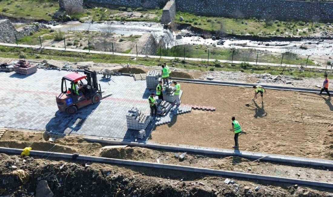 Aydın Büyükşehir Belediyesi Fen İşleri Dairesi ekipleri, Buharkent ilçesinde de