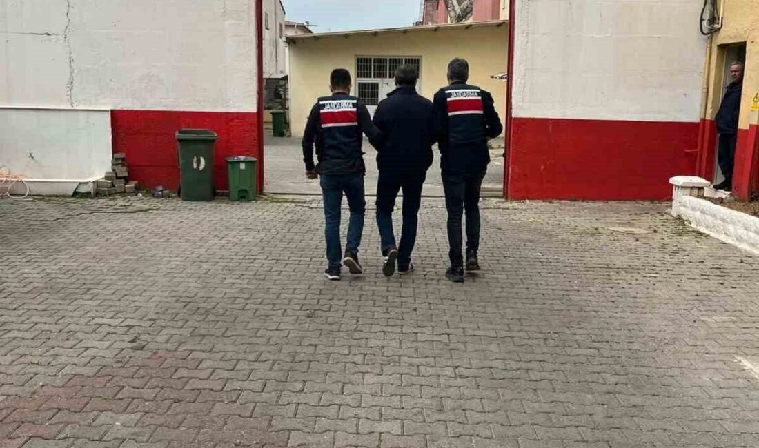 Aydın’ın Efeler ilçesinde, FETÖ terör örgütüne üye olmaktan aranan bir