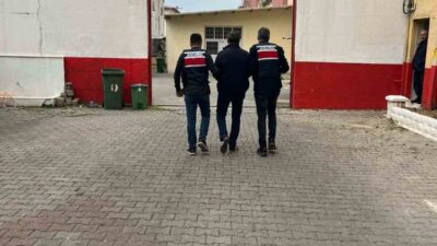 Aydın’ın Efeler ilçesinde, FETÖ terör örgütüne üye olmaktan aranan bir