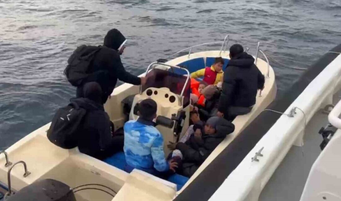 Çanakkale’nin Ayvacık ilçesi açıklarında, Sahil Güvenlik Komutanlığı ekipleri tarafından lastik