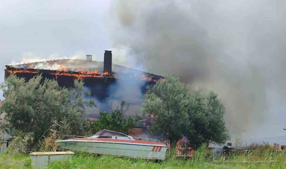 Çanakkale’nin Ayvacık ilçesinde, Behram köyü Kadırga Koyu’nda bulunan Çakıl Sitesi’ndeki
