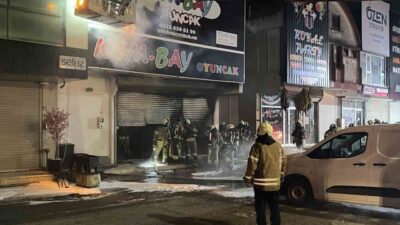 İSTOÇ Ticaret Merkezi’ndeki iki katlı işyerinde meydana gelen yangın, itfaiye