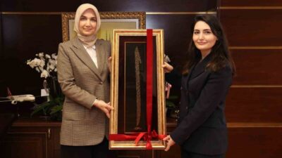 Bahşılı Kaymakamlığı tarafından yürütülen Okuyan Kadınlar Kulübü Projesi, kadınları hem