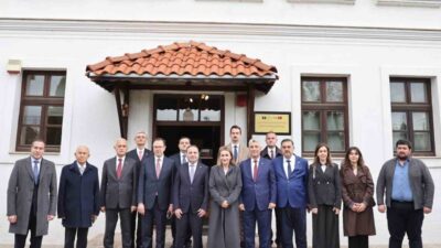 Ticaret Bakanı Ömer Bolat, Kosova’ya resmi bir ziyaret gerçekleştirdi. Bakan