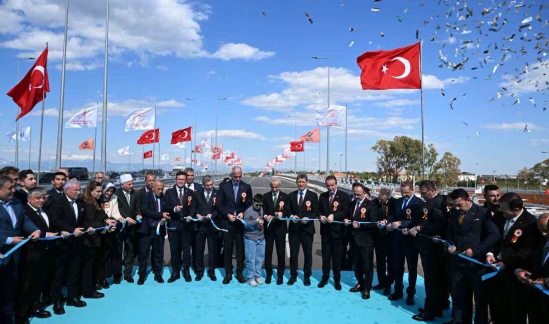 Ulaştırma ve Altyapı Bakanı Abdulkadir Uraloğlu, Antalya Döşemealtı’nda Altınkale Farklı