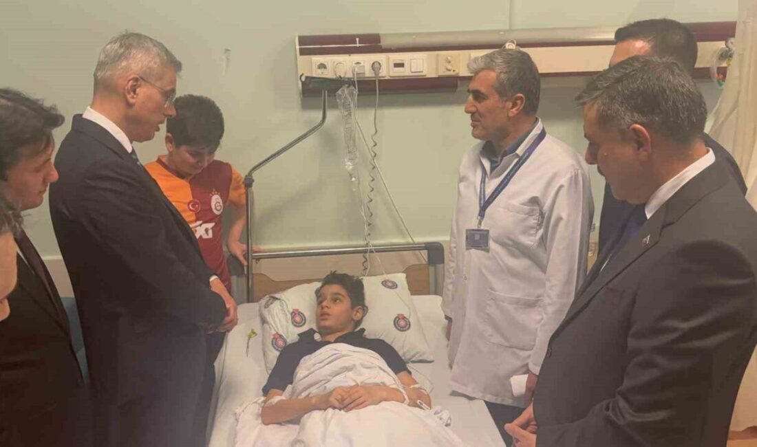 Öğrencileri ziyaret etmek üzere Kahramanmaraş’ta bulunan Ayser Çalık Ortaokulu’na gelen